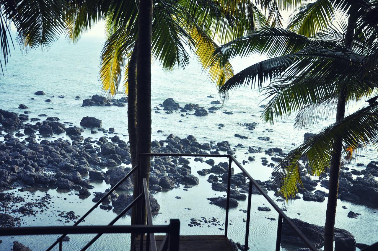 Belantara Beach Front Hotel Vengurla Exterior photo