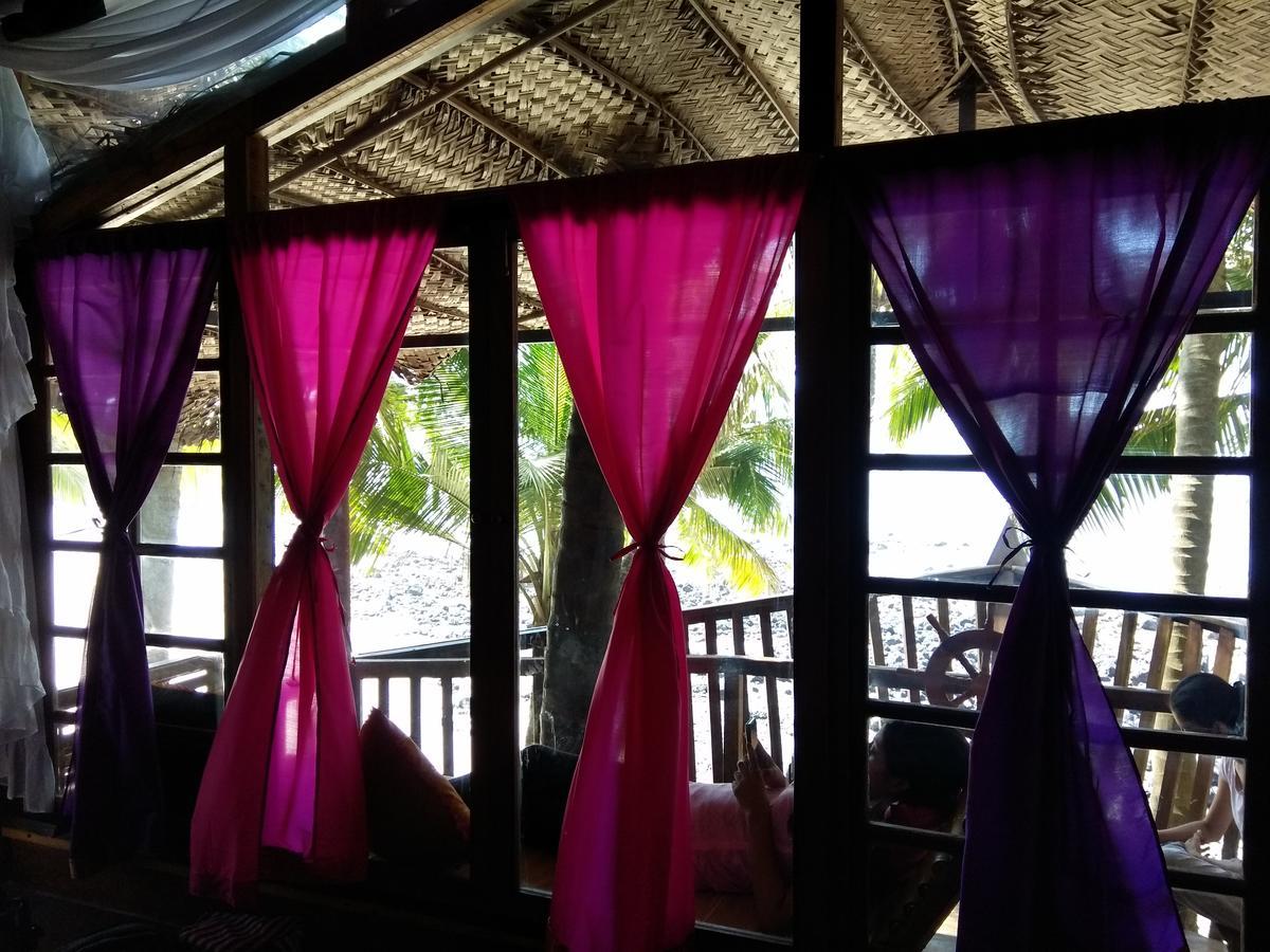 Belantara Beach Front Hotel Vengurla Exterior photo